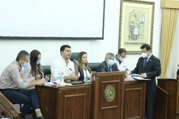Sin definición de llanistas, oposición colecta firmas para libelo acusatorio - El Observador