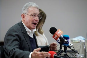 El expresidente Uribe propone un bono para trabajadores afectados por la inflación - MarketData