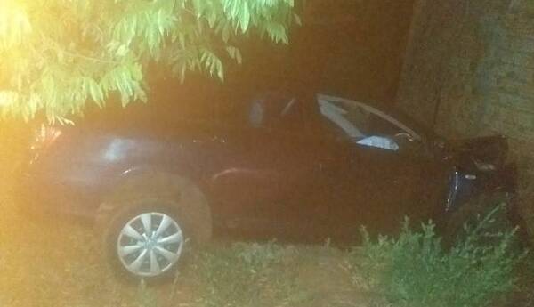Crónica / Conductor de Uber se salvó de asalto pero reventó su auto