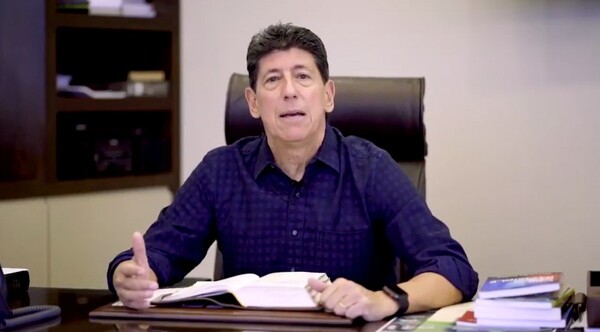 Confirman la muerte del Pastor Emilio Abreu tras una larga batalla contra la milofibrósis
