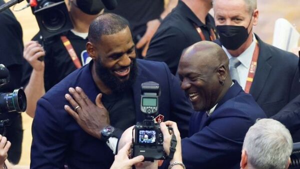 NBA rinde tributo a máximas figuras en 75 años de historia
