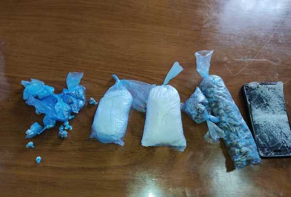 Incautan drogas y armas blancas del penal de Concepción