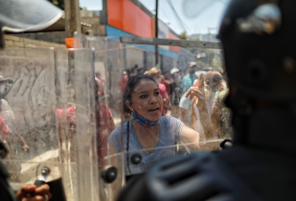 Un motín en un penal de Acapulco deja al menos 20 policías heridos - MarketData