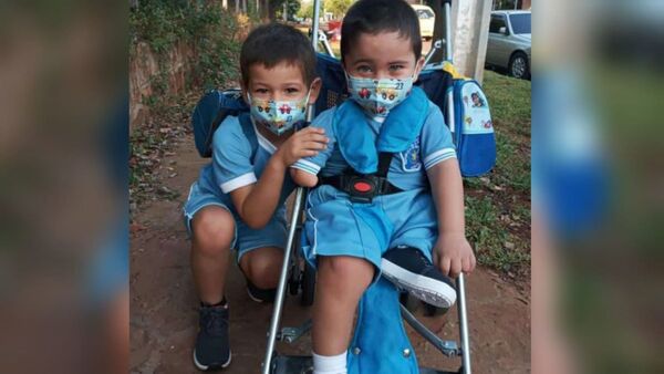 Edu, el niño valé que se ganó el corazón de todos en su primer día de clases