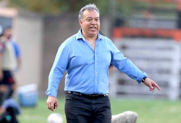 Crónica / Daniel Lanata dejó de ser el técnico de Tacuary