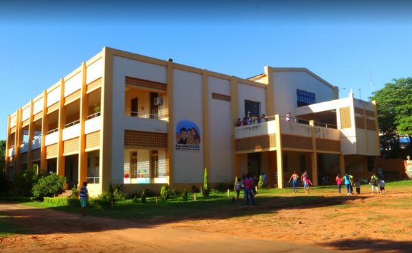 Sacerdote acusado de abuso fue enviado a colegio Don Bosco y padres de alumnos piden expulsión - Nacionales - ABC Color