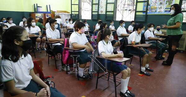 La Nación / Brunetti: “Es un gran logro” la vuelta a la presencialidad