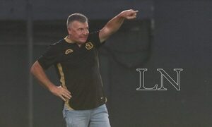 Daniel Lanata dejó de ser DT de Tacuary debido a los malos resultados
