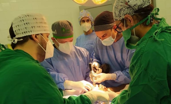 Diario HOY | Cirugías de manos de mediana complejidad se realizan hoy en Clínicas