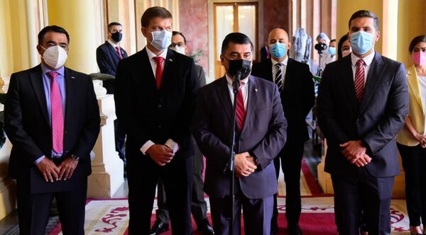 Eliminan decretos sanitarios, pero sigue vigente ley del tapabocas - Noticiero Paraguay