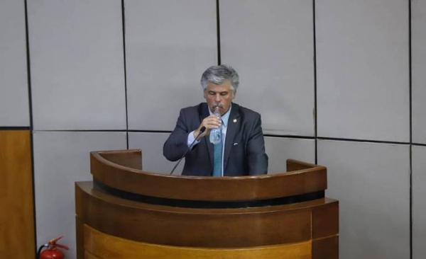 Diario HOY | Narcoescándalo: Opositores y cartistas piden a Marito rajar a Giuzzio del cargo