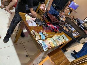 Allanamiento de vivienda arrojó varios detenidos e incautación de evidencias