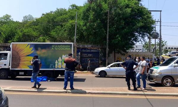 Identifican a peatón que murió tras ser atropellado por un camión en Coronel Oviedo – Prensa 5