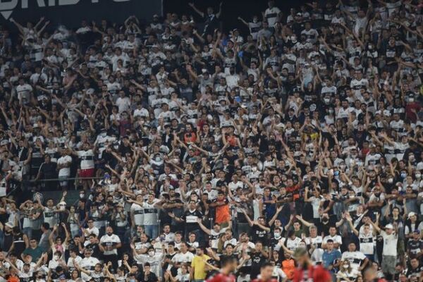 Estadios vuelven al 100% de su aforo