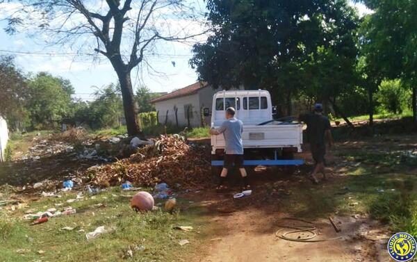 Escrachan a ex concejal de Luque •