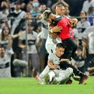 Sigue el cruce de paletas: Olimpia pedirá suspensión ejemplar para Barboza y Libertad para Paiva