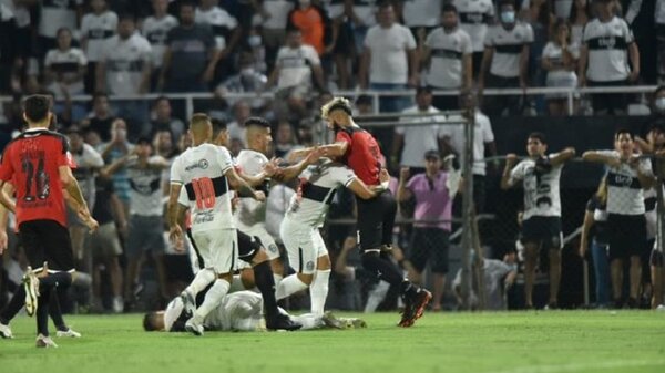 Olimpia solicita suspensión de 8 partidos para Barboza | Noticias Paraguay