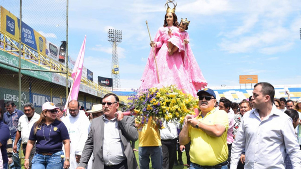 Crónica / Luqueños harán misa a la Virgen del Rosario para volver a primera