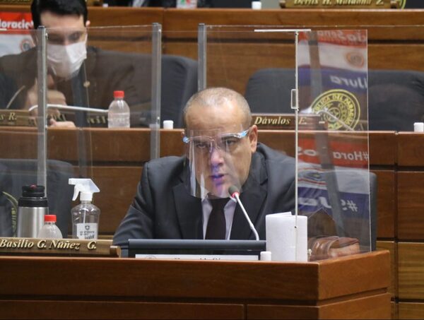 "Esto no es todo, aún hay más", afirma "Bachi" Núñez tras escándalo de Giuzzio · Radio Monumental 1080 AM