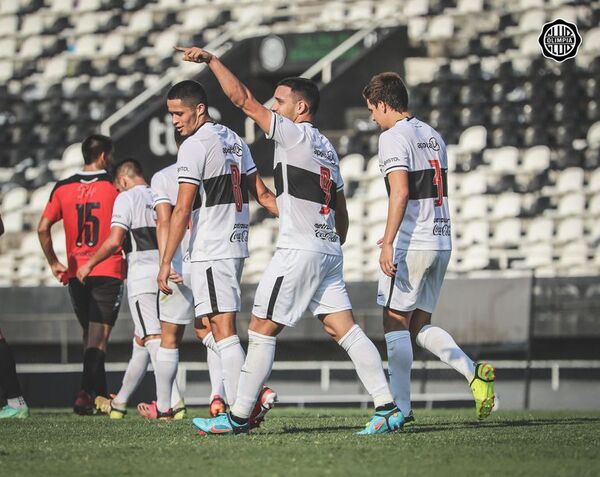 Olimpia y Guaraní lideran la Reserva - Fútbol - ABC Color