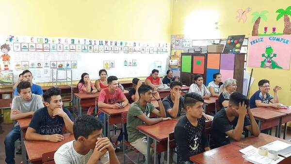 Barrio San Miguel: Inscripción para adultos que quieran seguir sus estudios básicos » San Lorenzo PY