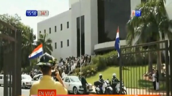 Multitudinaria concurrencia para el último adiós al pastor Emilio Abreu | Noticias Paraguay