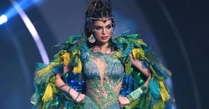 El traje alegórico de Nadia Ferreira apareció en los corsos guaireños