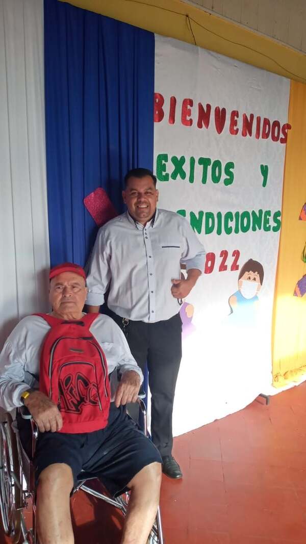 Para aprender no hay edad: Con 87 años de edad, don Cándido volvió al colegio