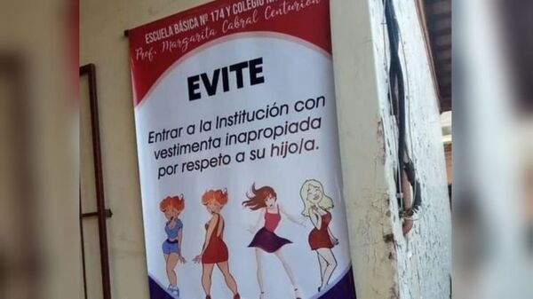 Prohíben a mamás ir a escuela con "vestimenta inapropiada"