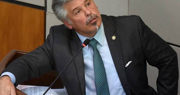 La Nación / Tras 13 meses como ministro del Interior, Giuzzio cayó por conexiones con un narcotraficante