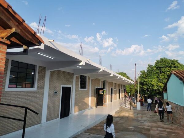 Municipalidad de Capiatá entregó varias instituciones refaccionadas antes del inicio de clases - Nacionales - ABC Color