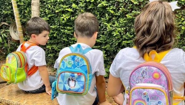 La edición limitada de mochilas de Aki fue creada por una pequeña gran artista