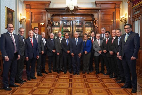 López Obrador ofrece comida para presidente saliente de patronal mexicana - MarketData
