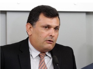 Abdo designa a Edgar Olmedo como titular de Justicia