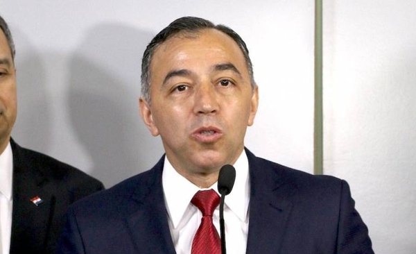 Diario HOY | Nula gestión de Fúster: "No existe contrabando sin permiso”, recuerda exviceministro