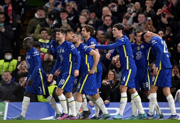 El campeón defensor Chelsea da el primer golpe ante el Lille