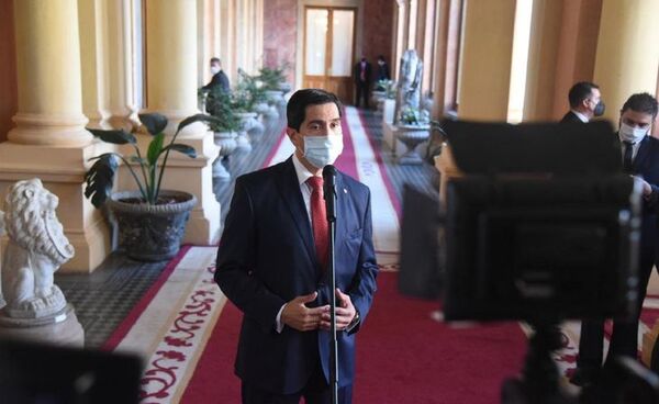 Nuevo ministro del Interior confirma continuidad del comandante de la Policía