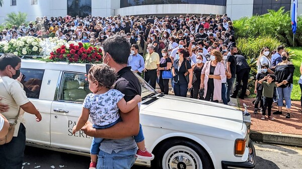 En multitudinaria despedida exaltan la figura del pastor Abreu como hombre de fe y celoso guerrero de almas para Dios – La Mira Digital