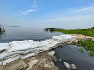 Culminan trabajos de mantenimiento del dique de geobolsas del Lago Ypacaraí