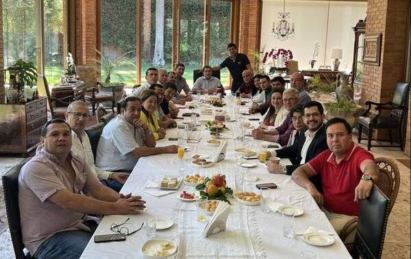 Crónica / Parlamentarios de HC se preparan para el gran año legislativo que se viene