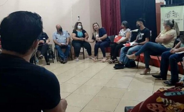 SINAFOCAL capacita sobre Liderazgo y Trabajo en Equipo en Pdte. Franco
