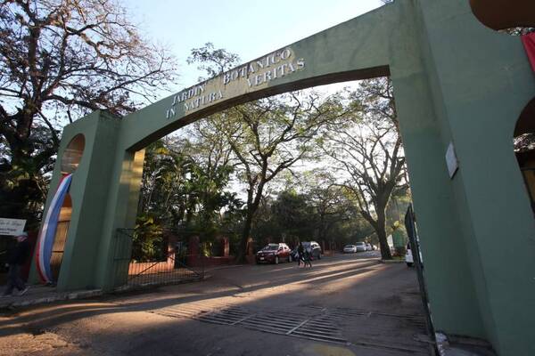 Directora del zoológico dijo que no está "aferrada" al cargo - Megacadena — Últimas Noticias de Paraguay