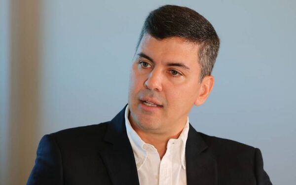 Santiago Peña se encuentra en Portugal y será disertante del Triángulo Estratégico