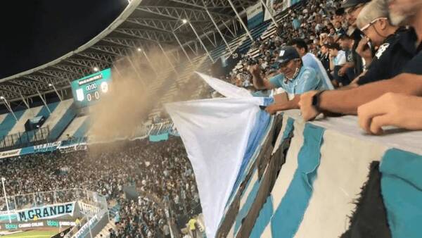 Crónica / En pleno partido “llovieron” restos de un difunto