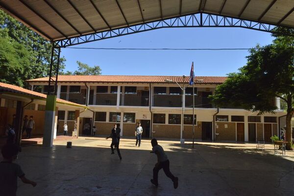 Tras denuncia de directoras, Junta Municipal solicitará peritaje de obras en escuelas de Salto - Nacionales - ABC Color