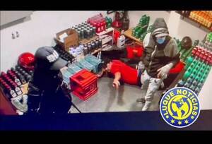 Playeros sufren violento asalto en Luque •