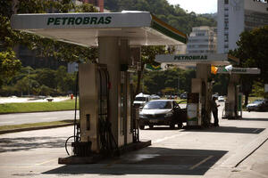 La brasileña Petrobras obtuvo en 2021 el mayor beneficio neto de su historia - MarketData