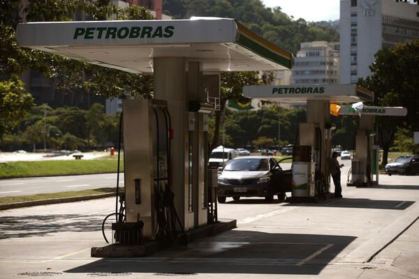 La brasileña Petrobras obtuvo en 2021 el mayor beneficio neto de su historia - MarketData