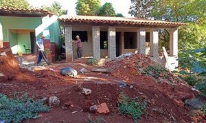 Intendente debe rescindir contrato con constructora que estafa con obras no terminadas y póliza vencida