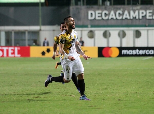 Guaraní y un agónico gol para celebrar en Brasil